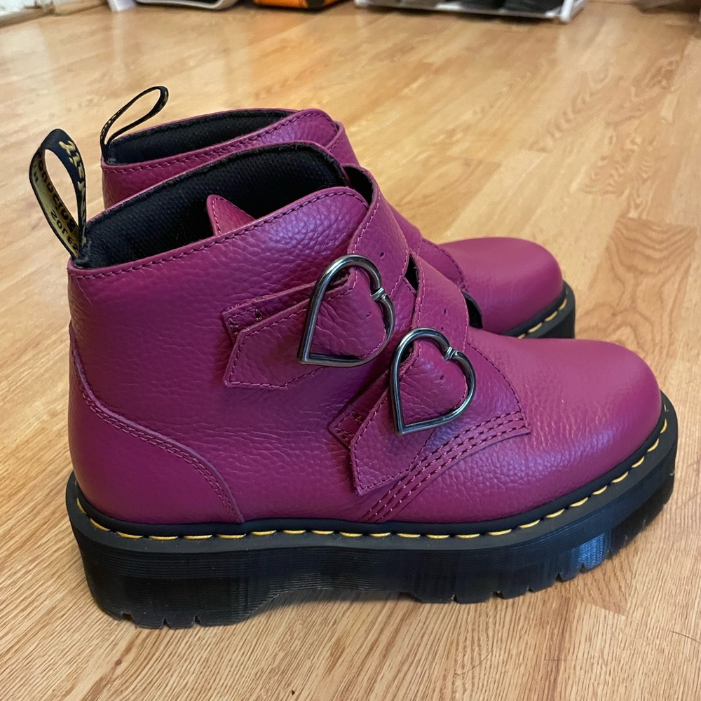 Dr. Martens DEVON HEART LEATHER PLATFORM BOOTS